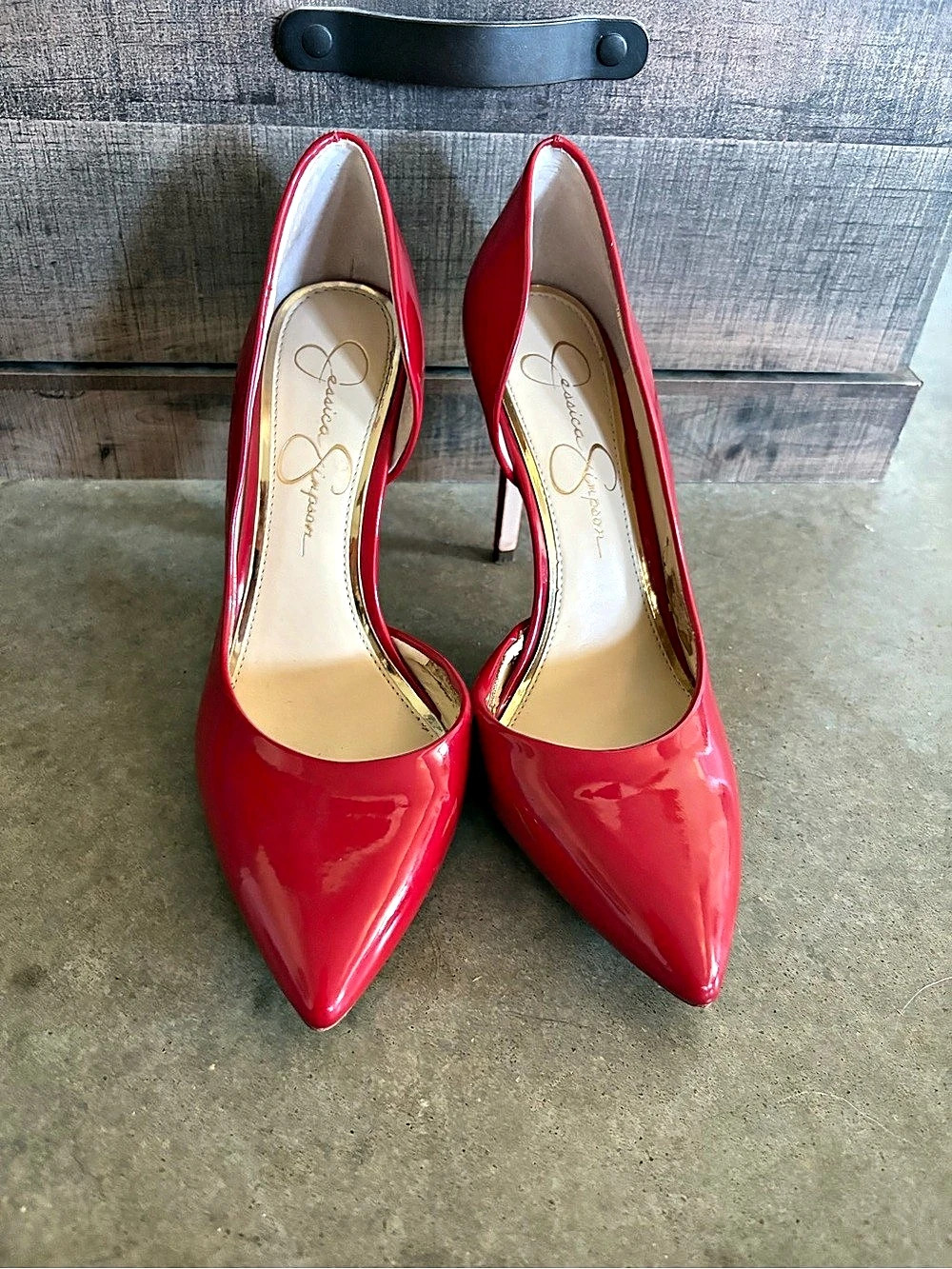 Jessica Simpson Prizma Half-d'Orsay Pump Red